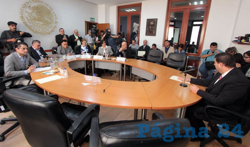 “Nos dejaron en claro que se va a judicializar, eso para quienes lo escuchamos queda claro en una predisposición de que si no son ellos en particular, porque les van a sobrar argumentos para decir que no hay nadie mejor a ellos”, criticó el diputado presidente de la Comisión de Justicia, Saúl Galindo/Foto: Francisco Tapia 
