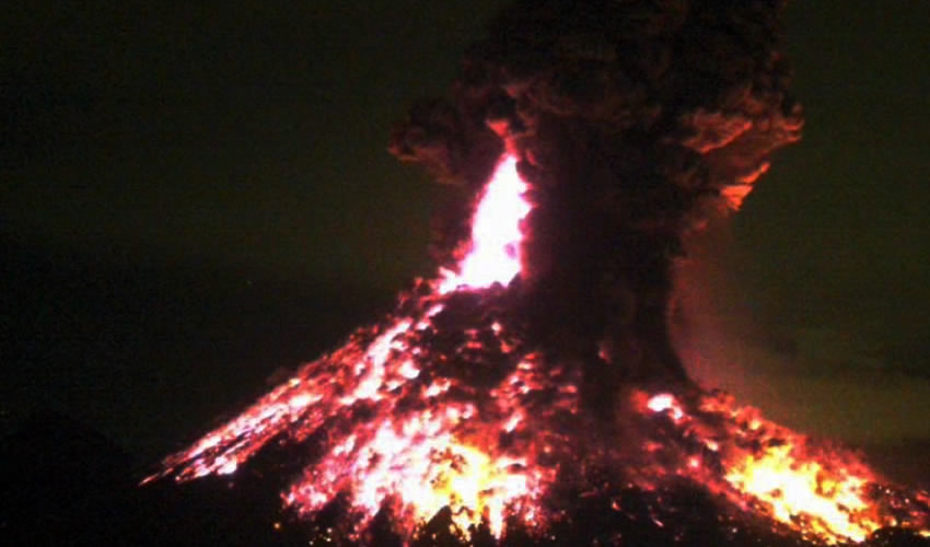 Fuentes extraoficiales señalan que esta pudo haber sido la explosión más intensa de los últimos días, desde el pasado 7 de enero, fecha en que el coloso empezó a intensificar su actividad/Foto: Cortesía
