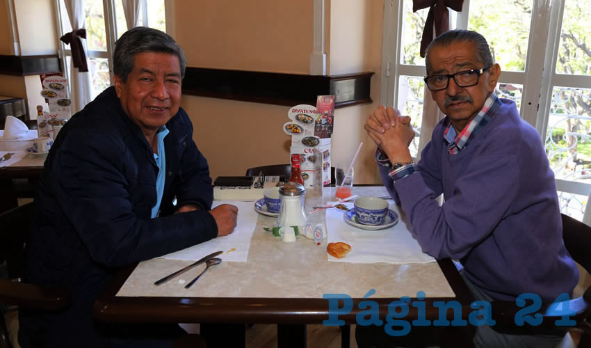 En Sanborns Francia departieron Hermenegildo Castro Ojeda y Fernando Lozano Galindo, periodistas