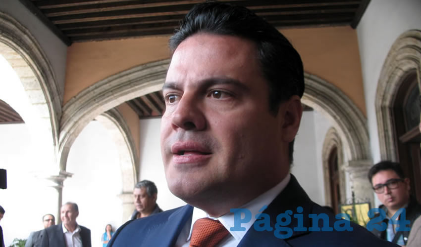 Austeridad… una palabra cuyo significado destazaron Aristóteles Sandoval y sus funcionarios, si se toma en cuenta lo derrochado en decenas de viajes infructuosos [como los del gobernador y su despacho, en la imágenes] que se observan en el portal de transparencia http://consultaviajes.jalisco.gob.mx/. Destaca que la cantidad de 26 millones 828 mil pesos llega sólo a agosto, por lo que la cifra actualizada podría ser mayor/Imágenes: Captura de pantalla
