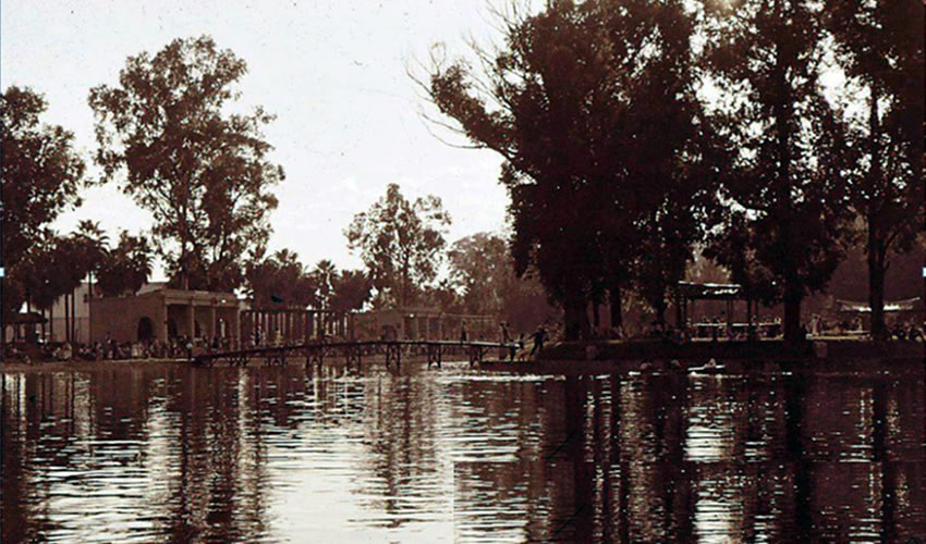 El ingreso al parque Agua Azul y el lago que tuvo alguna vez, hacia la década de 1910-1920/Fotos: Cortesía