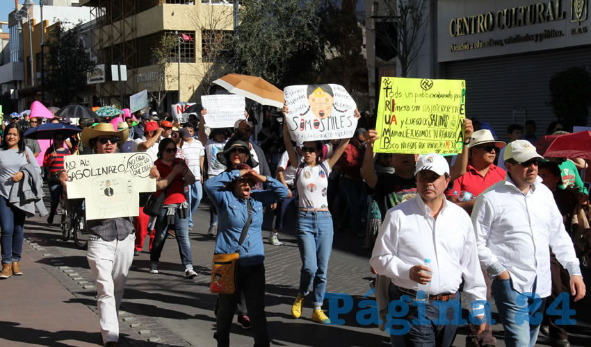 El segundo contingente, avanz&oacute; poco antes de las 3:00 de la tarde tomando la avenida H&eacute;roe de Nacozari, para continuar por Adolfo L&oacute;pez Mateos, Josefa Ortiz de Dom&iacute;nguez, y finalmente Francisco I. Madero