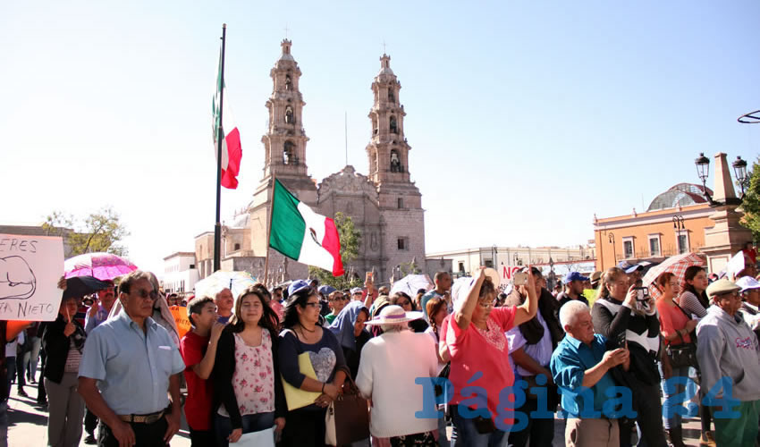 El primer contingente, parti&oacute; cerca de las 11:00 de la ma&ntilde;ana de la calle 28 de Agosto y Francisco I. Madero para transitar por &eacute;sta &uacute;ltima hasta llegar a la plaza principal de la Ciudad