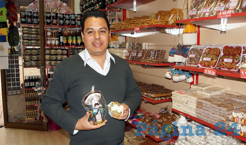 Francisco Israel Baltasar Jiménez: Esta fábrica de dulces es herencia familiar ya que desde 1797 entró en funciones haciendo dulces típicos derivados del piloncillo (Foto: Merari Martínez Castro