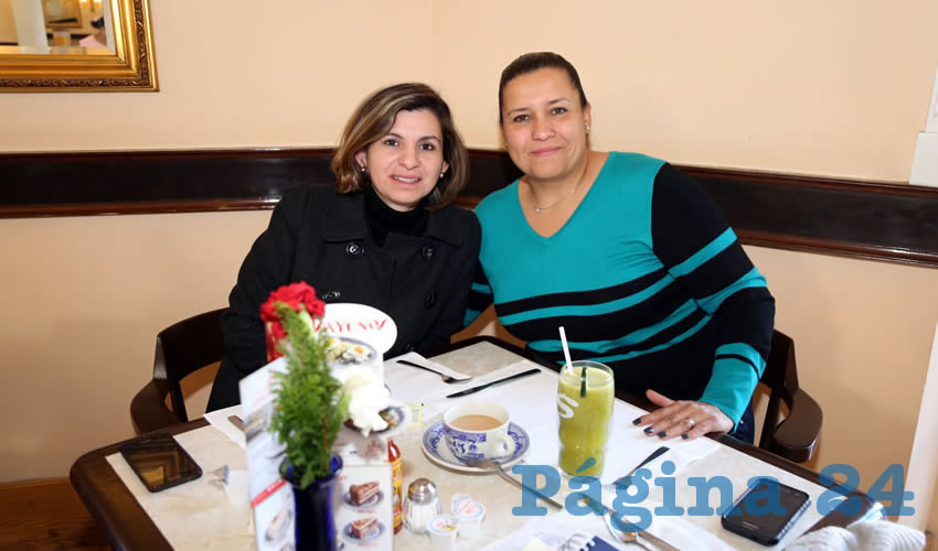 Sandra Olmos Cruz y Elisa Fern&aacute;ndez Franco almorzaron en Sanborns Francia