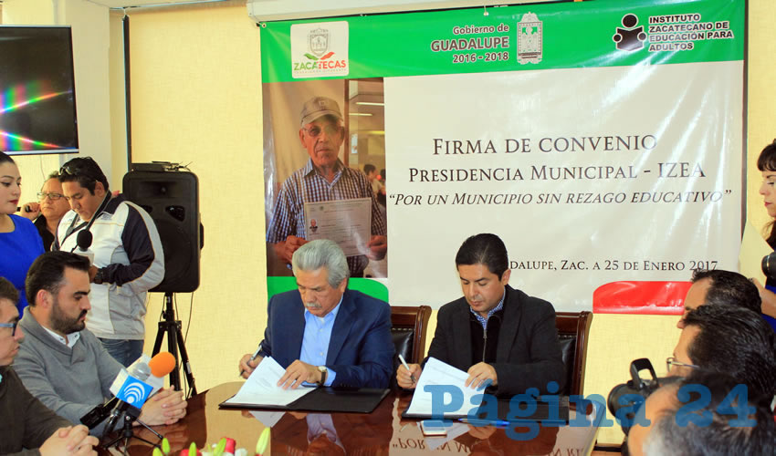 Pedro Gallegos Flores: Beneficia a aquellas personas mayores de 15 años que no han terminado ni la educación primaria, ni la secundaria y en conjunto constituyen el rezago educativo que se vive en el municipio (Foto: Rocío Castro Alvarado)