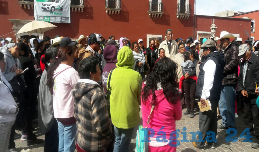 Antorchistas en manifestación