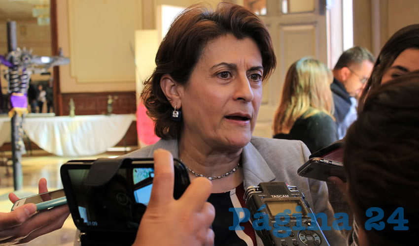 Gema Mercado Sánchez: “(Los docentes están) Ganando tres veces más que los maestros de primaria, el doble que gana un maestro de secundaria, costando los alumnos del Cobaez el triple del resto de los sistemas escolares” (Foto: Rocío Castro)