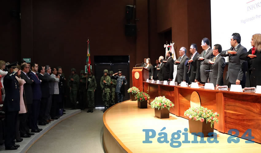 El mandatario acudió al Primer Informe de actividades del Magistrado Presidente del Tribunal Superior de Justicia del Estado, Armando Ávalos