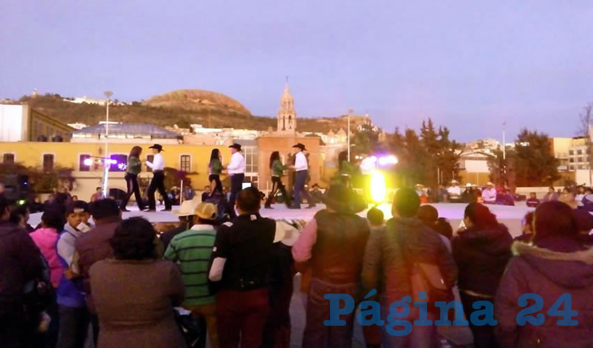 Plaza Bicentenario, escenario de baile country