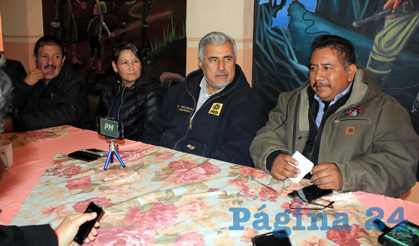 José Narro Céspedes, dirigente estatal del Frente Popular de Lucha de Zacatecas (FPLZ) indicó que se sumarán a la marcha contra el gasolinazo que se prepara a nivel nacional el próximo 31 de enero (Foto Rocío Castro Alvarado)