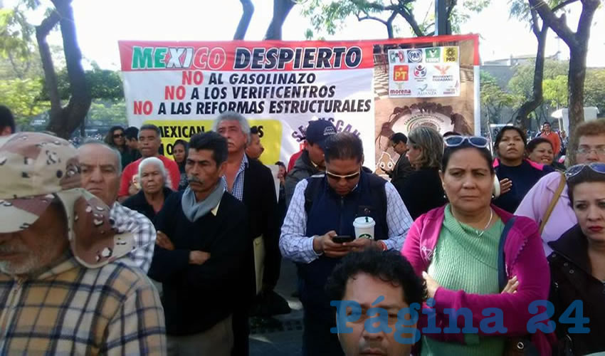 Los diputados “deben entender que como empleados del pueblo, se deben al pueblo y es a éste a quien deben de responder; no a intereses personales y de grupo. Si no lo entienden ni se acatan a ello deben irse, y si no se van, serán echados por los mismos ciudadanos. Las leyes y la razón nos asisten”, tronaron miembros del colectivo México Despierto/Foto: Archivo Página 24