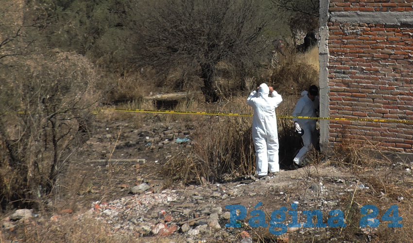 Peritos de la Fiscal&iacute;a General del Estado buscan pistas que permitan capturar al homicida