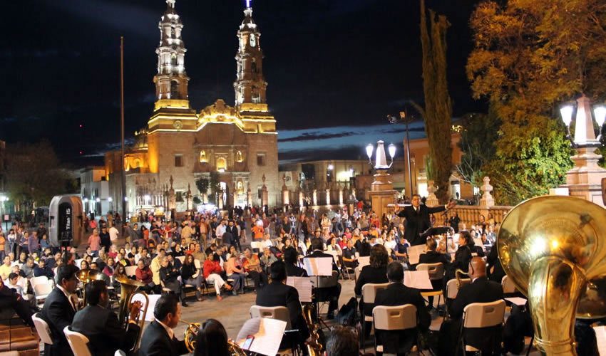 En el repertorio se contemplan temas de pel&iacute;cula, valses y boleros, entre otros