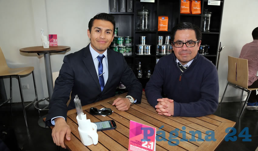 En Caf&eacute; Punta del Cielo departieron Roberto Ahumada, asesor del senador Fernando Herrera; y Gerardo Alvarado Ponce, catedr&aacute;tico de la UAA