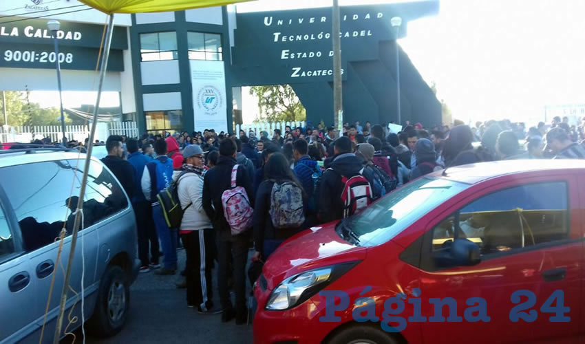 Lilia Peña Calzada, estudiante de la Utzac: “Algunos de mis compañeros pagan hasta cuatro rutas” (Foto: Merari Martínez Castro)