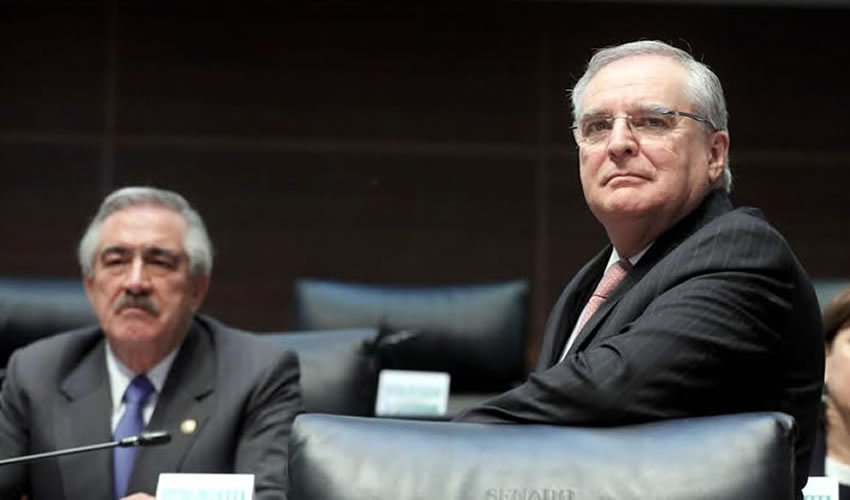 Pie: El vicecoordinador del Grupo Parlamentario del PRI en la Cámara Alta, el senador Miguel Romo Medina