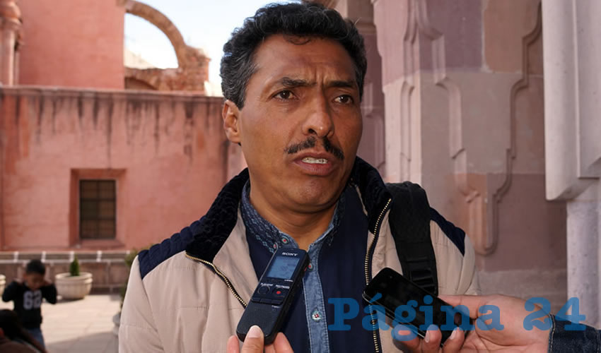 Marcelino Rodarte Hernández, integrante del MDMZ: En otros estados de la República Mexicana como es el caso de Chihuahua, los profesores cesados ya fueron restituidos en sus plazas (Foto: Merari Martínez Castro)