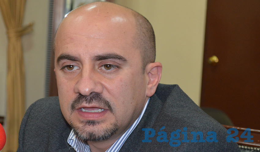 El diputado emecista Ismael del Toro explicó que se aprobó un exhorto al gobernador para que gestione recursos del presupuesto a fin de crear un pozo que proporcione agua limpia a pobladores de Poncitlán, pues recientemente se encontraron metales pesados en su orina/Foto: Francisco Tapia