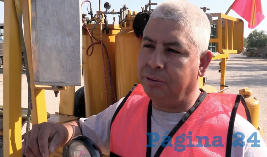 “Anteriormente, se pintaban cruces peatonales, guarniciones y topes a mano y el trabajo era muy cansado”