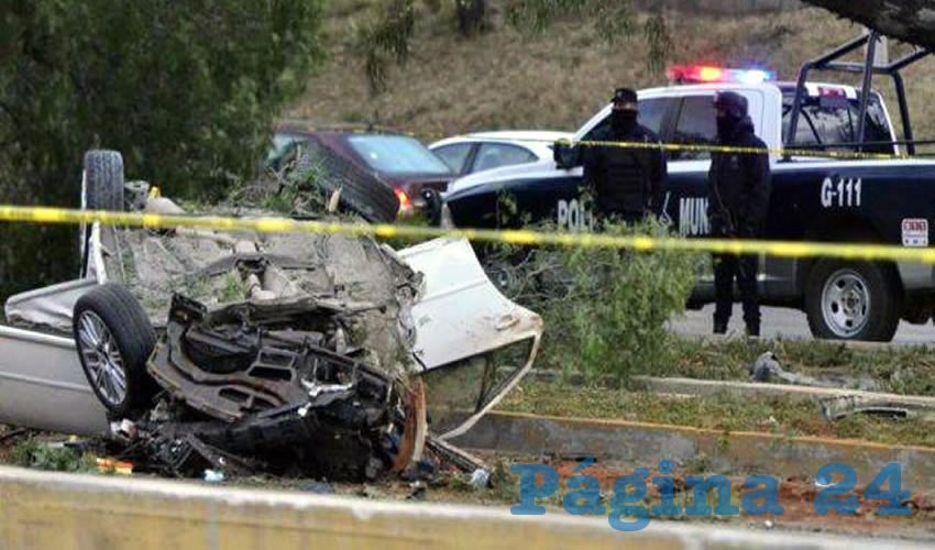 Entre los fierros retorcidos quedaron los tripulantes de los asientos traseros del Jetta
