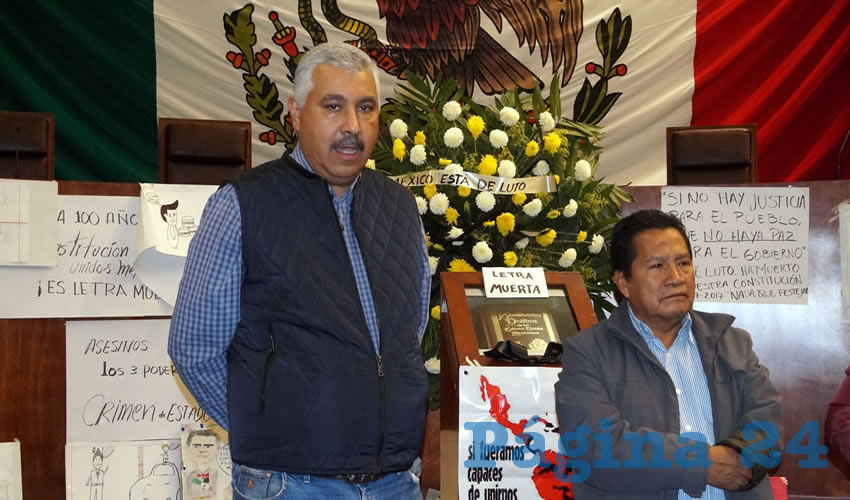 También intentaron contactar a un visitador vía telefónica en los números que aparecen en el portal de la dependencia pero nadie les contestó.