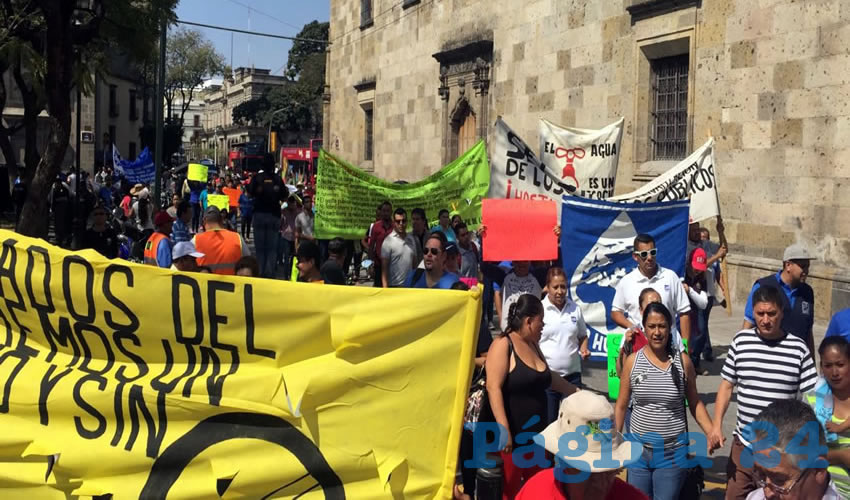 Cada vez son más los jaliscienses que salen a las calles a protestar contra el mal gobierno; anunciaron que continuarán con las acciones hasta que no se dé marcha atrás al gasolinazo/Foto: Cortesía 