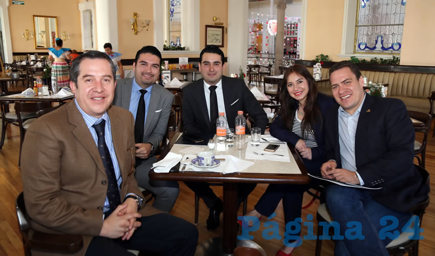 En Sanborns Francia departieron Mario P&eacute;rez Vel&aacute;zquez, Abel Mill&aacute;n, Aron Mill&aacute;n, Carmina de &Aacute;vila Rodr&iacute;guez y Francisco Ruiz L&oacute;pez, presidente de la Coparmex Aguascalientes