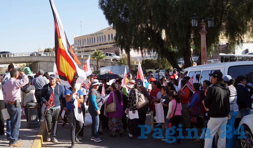 “¡Diputados vividores, del pueblo son traidores!”