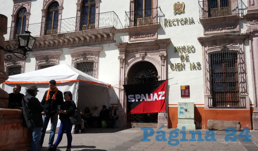José Crescenciano Sánchez Pérez, secretario general del SPAUAZ: “Nos tienen que dar respuestas más puntuales porque no nos agradan las que nos dieron, son vagas y ambiguas. Necesitamos que puntualicen el respeto al Contrato Colectivo de Trabajo” (Foto: Merari Martínez Castro)