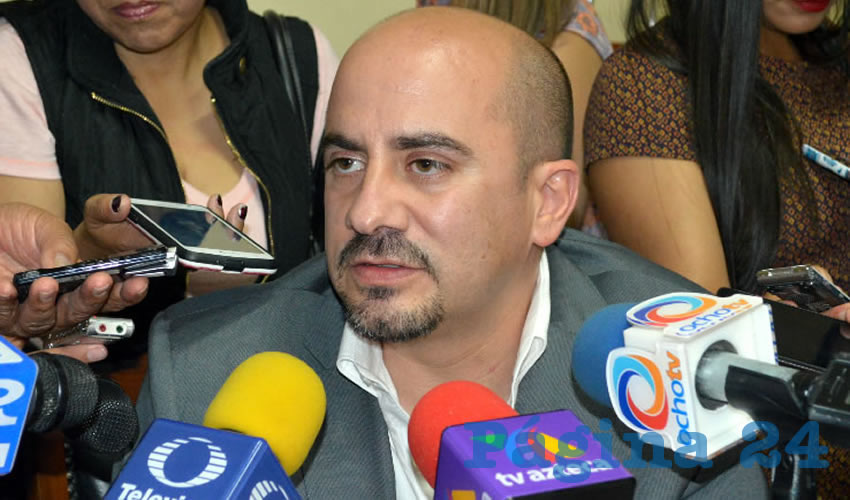 La salida de un diputado de Movimiento Ciudadano para asumirse como “sin partido” no es reflejo de la debilidad del partido naranja, sino “de la diversidad de pensamiento que tiene la fracción”, aunque habrá quienes quieran hacer un escándalo de esto, según el legislador naranja/Foto: Francisco Tapia 