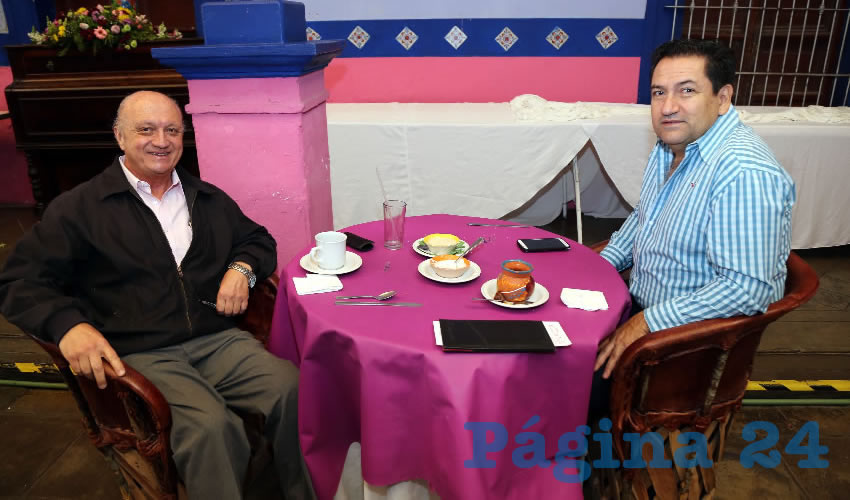 En el La Saturnina compartieron el pan y la sal Víctor Manuel Dávila Morales, arquitecto, y Gerardo González Gómez, ingeniero