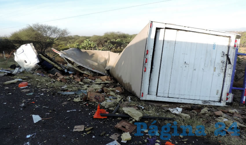 El tráiler de la Corona también quedó destruido