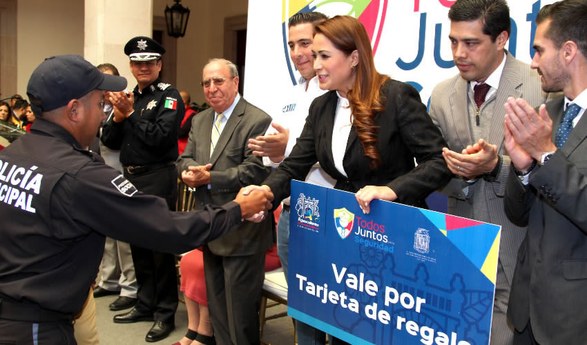 La alcaldesa Tere Jim&eacute;nez reconoci&oacute; el compromiso de empresarios que aportar&aacute;n los est&iacute;mulos