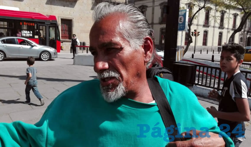 “Yo de tonto que me fui para allá (Estados Unidos), vengo bien dolido, ya ni aunque me dejaran regresaba; y le voy a decir algo, no son los americanos, son los mexicanos, los que tienen ya papeles porque ellos piensan que les vamos a quitar el trabajo a sus hijos, da tristeza, son los mismos mexicanos los que te tratan mal”, lamentó Rogelio Sámano/Foto: Rafael Hernández Guízar