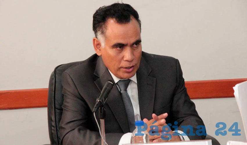 “Desde que estábamos en el proceso de comparecencias, el aspirante José de Jesús Flores Herrera amenazó literalmente con ampararse en el caso de que no fuese él el magistrado. Y cumplió (…); incluso dice en su queja que fue tratado mal por diputados de la Comisión de Justicia, particularmente de Augusto Valencia”, señaló el legislador Saúl Galindo Plazola/Foto: Archivo Página 24