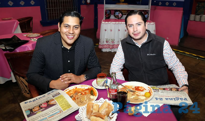 En La Saturnina compartieron el pan y la sal Javier Luévano Núñez, secretario general de Gobierno del Estado de Aguascalientes, y Jesús Enrique Ramírez Pérez, secretario general de la Confederación Regional Obrera Mexicana (CROM)