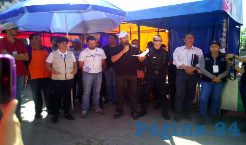 Además de unificar la infraestructura y dotar de baños públicos al Tianguis Cultural, el ayuntamiento tapatío también prometió mejoras a la seguridad, con operativos permanentes de vigilancia a cargo de la policía municipal para “salvaguardar la integridad de quien trabaja y visita el lugar”/Foto: Francisco Tapia 