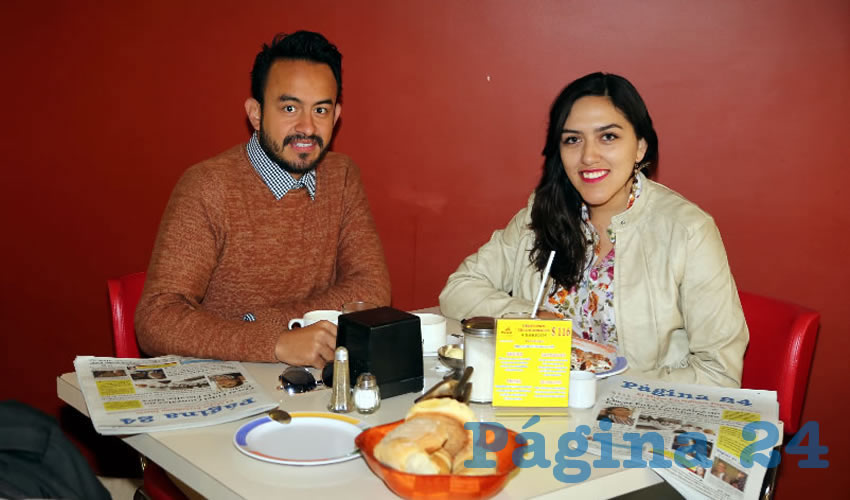 En el restaurante Mitla compartieron el pan y la sal Roberto Recillas y Marisol Acosta Robles