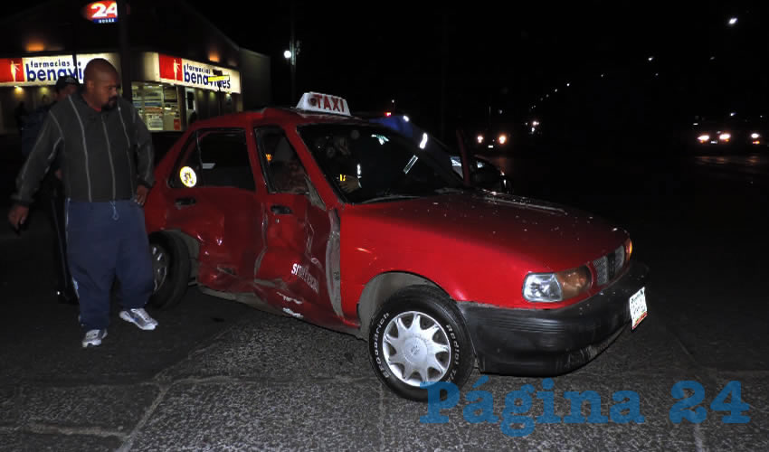 El vehículo de alquiler fue embestido en su costado derecho