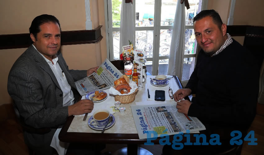 En Sanborns Francia compartieron el primer alimento del d&iacute;a Jos&eacute; Luis Benejam Trejo y Omar Trujillo de la Paz