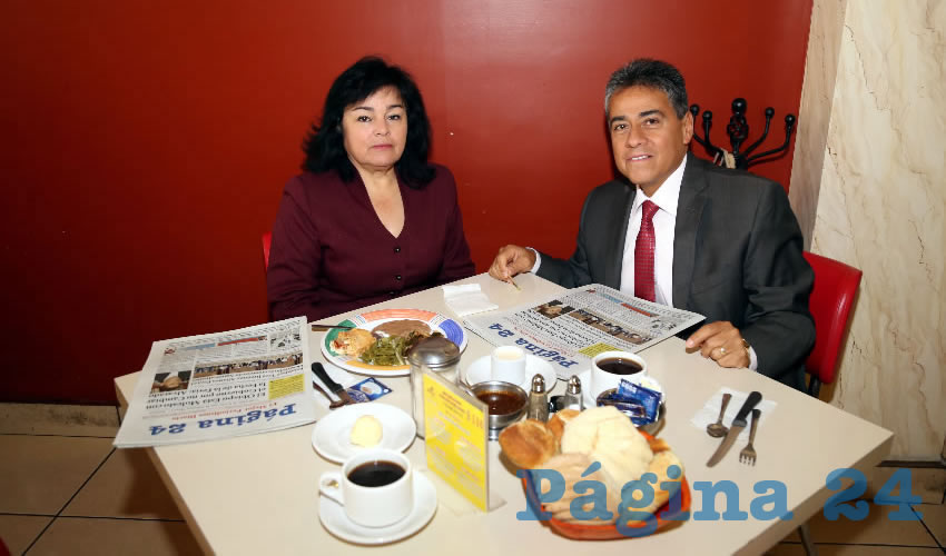 En el restaurante Mitla almorzaron Gabriela Prado Mart&iacute;nez y Gerardo Ortega Ayala, juez en Rinc&oacute;n de Romos