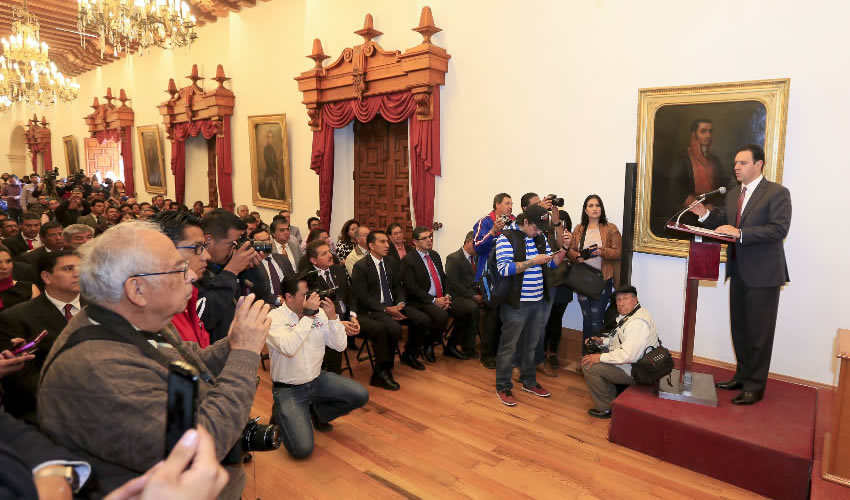 El mandatario tomó protesta a las y los integrantes del nuevo Comité Ejecutivo Estatal del SUTSEMOP