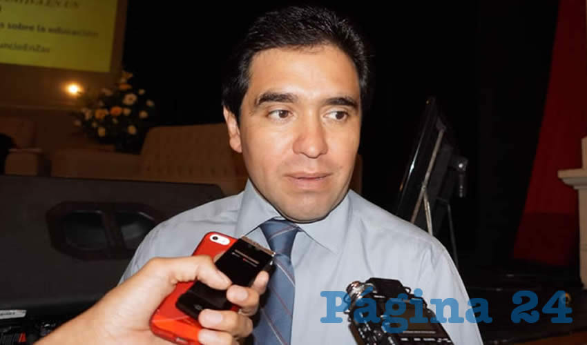 Mario Alberto Ramírez Rodríguez, subsecretario de Educación Básica y Normal de la Seduzac: En el plano local se ejercen más de 400 millones de pesos para este programa federal y se reparten 65 mil pesos a cada institución (Foto: Archivo Página 24)