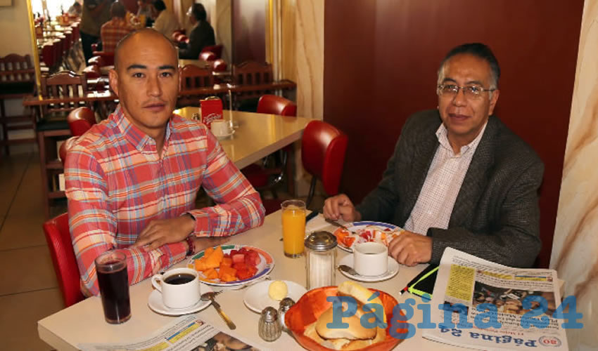Marcos Zamora D&iacute;az y Mario Bravo de Luna, asesores del senador de la Rep&uacute;blica Fernando Herrera &Aacute;vila, compartieron el pan y la sal en el restaurante Mitla