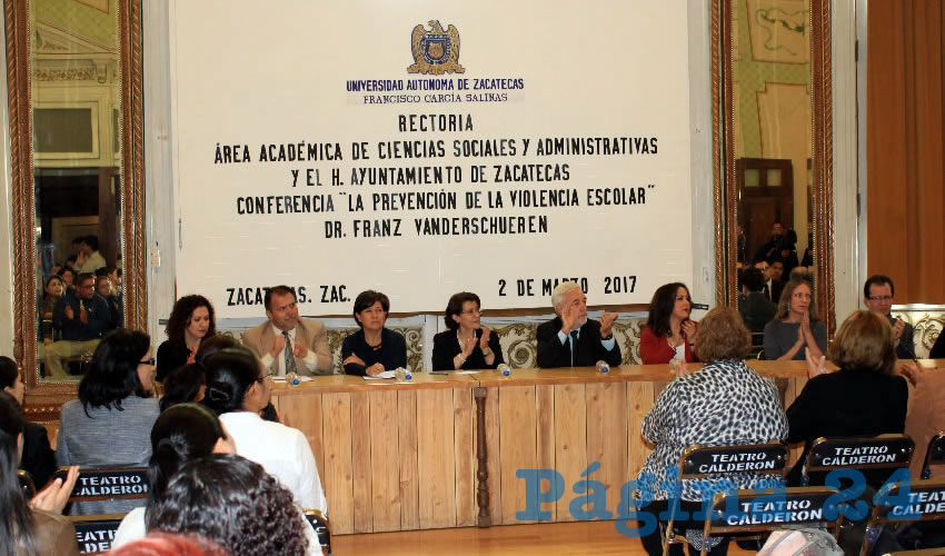 La escuela es la primera responsable de la violencia escolar: Franz Vanderachueren (Foto: Rocío Castro)