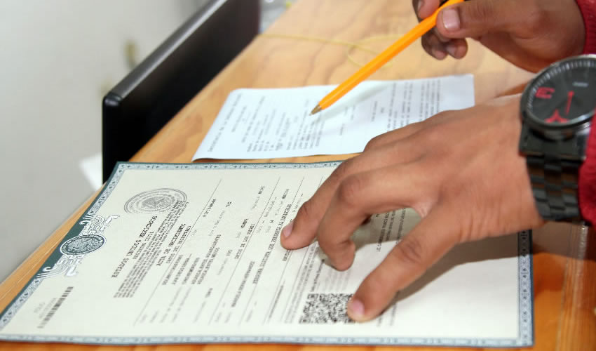 Todos los j&oacute;venes nacidos en el a&ntilde;o de 1999, anticipados y remisos pueden requerir el tr&aacute;mite