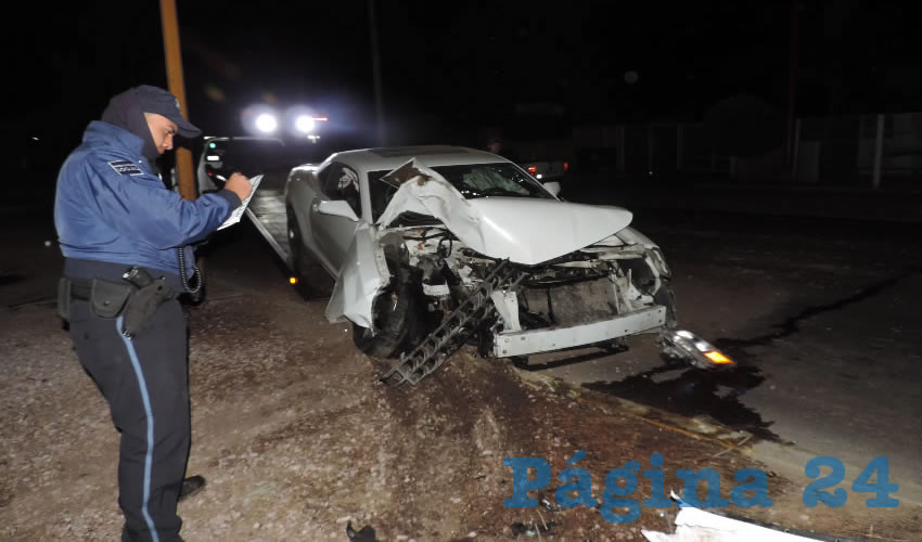 El desconocido ebrio destrozó su Chevrolet Camaro