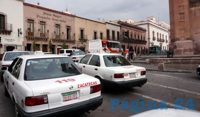 Reconoce el taxista que de cualquier manera “por debajo del agua” le han subido cinco o 10 pesos y hasta el momento el usuario “no ha protestado”