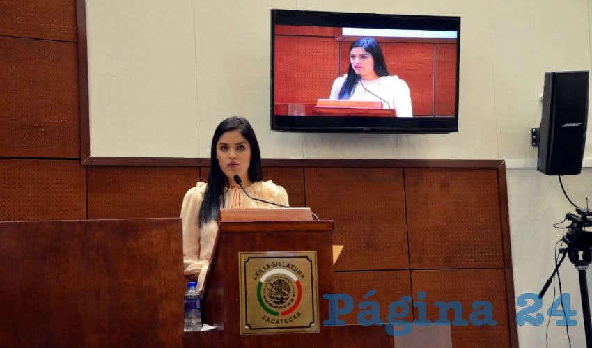 Isadora Santivañez Ríos: “El gasto actual del alumbrado público equivale a un monto de 2 millones 654 mil 222 pesos “ (Foto Merari Martínez Castro)